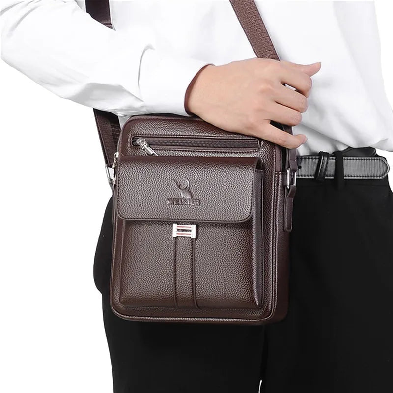 Bolsa Transversal Masculina em PU com Aba