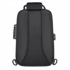 Bolsa Peitoral Masculina com Fecho de Senha e Entrada USB