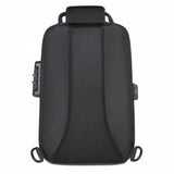 Bolsa Peitoral Masculina com Fecho de Senha e Entrada USB